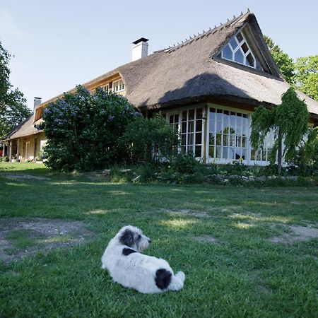 Muhu Tonise Talu Hotel Liiva  Exterior photo